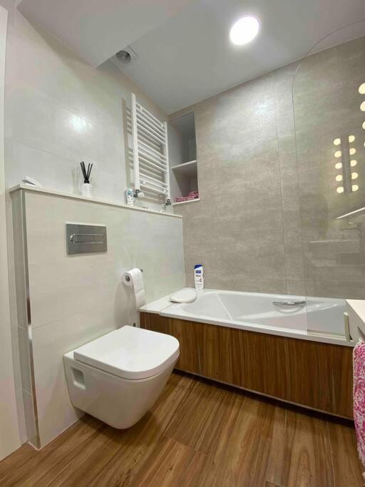 Apartamento A 100Metros De La Playa De San Lorenzo Gijón Kültér fotó