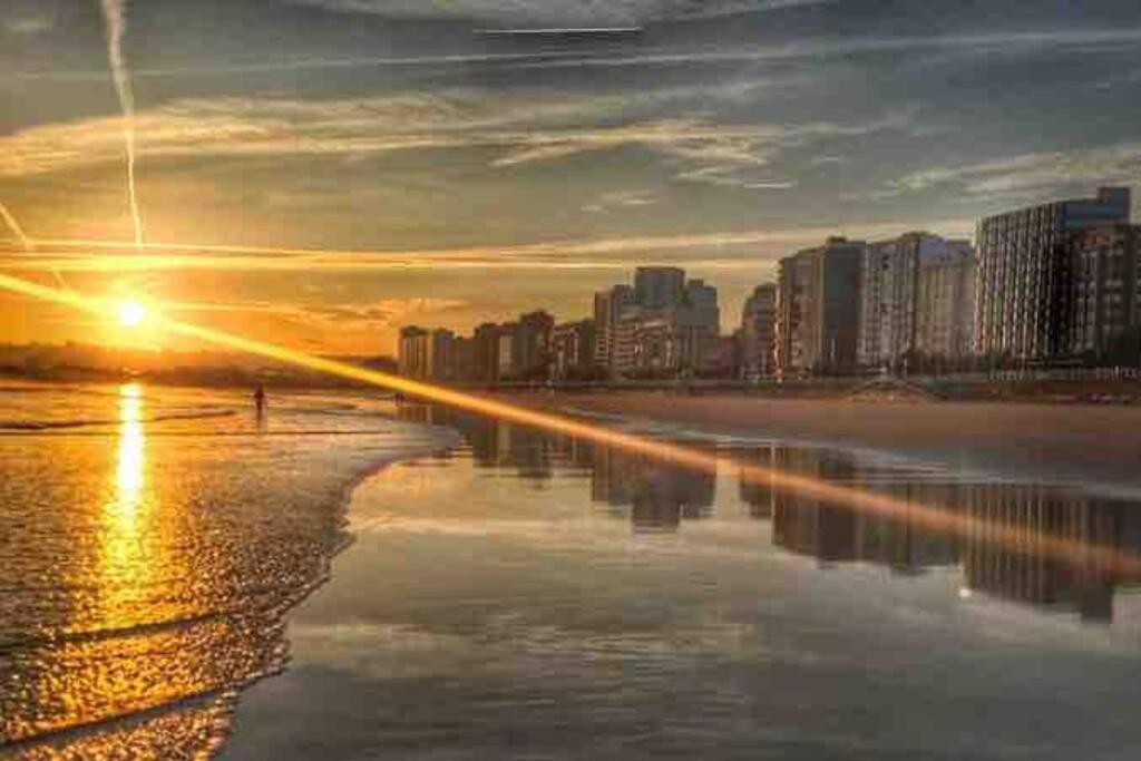 Apartamento A 100Metros De La Playa De San Lorenzo Gijón Kültér fotó
